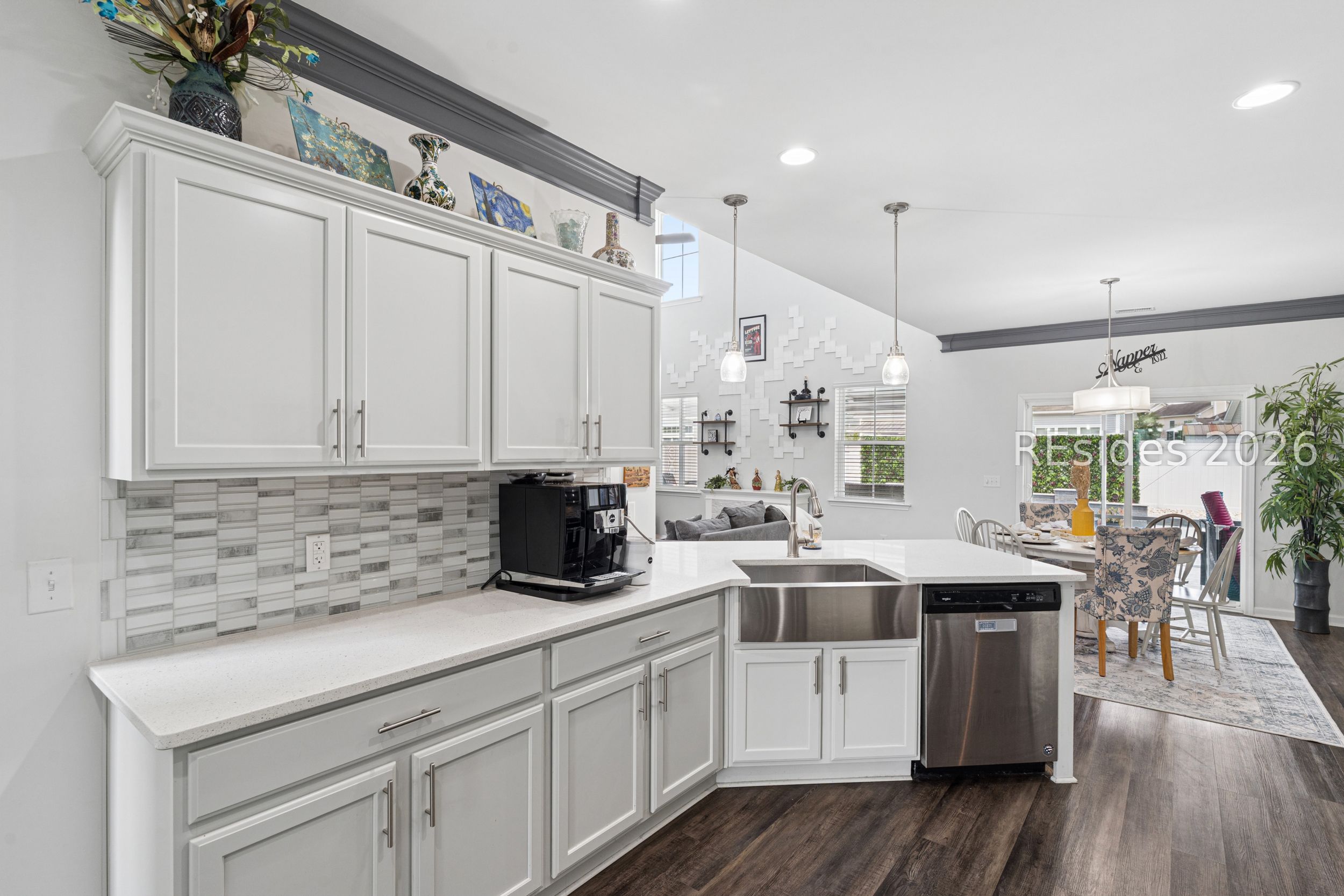 6 Benton Circle