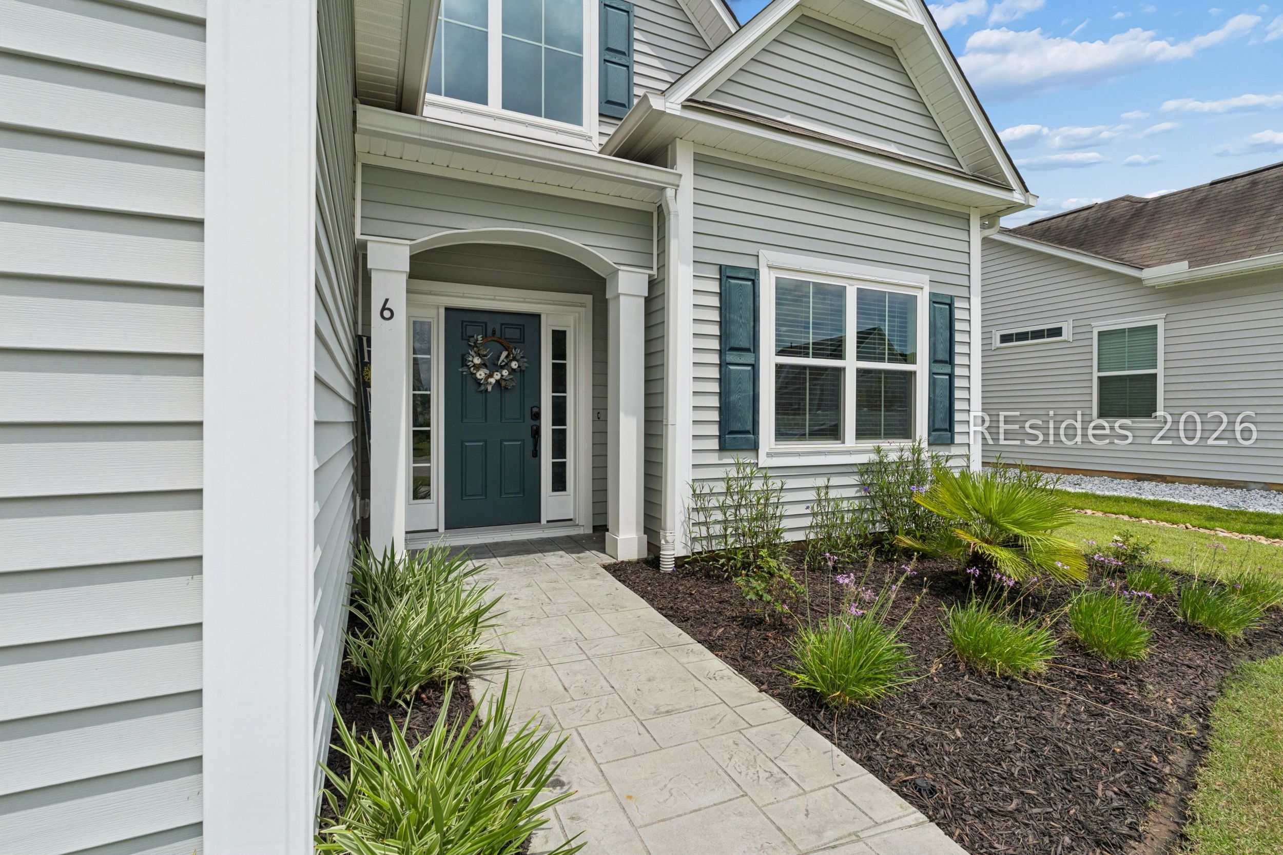 6 Benton Circle