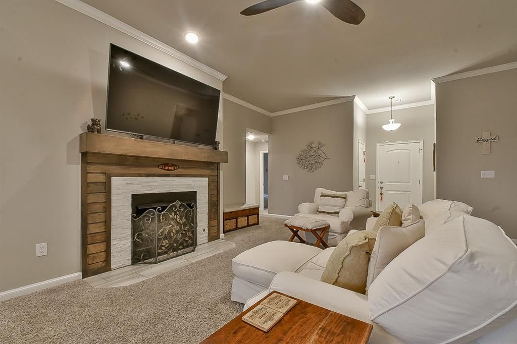 4805 Apatite Bluff Drive