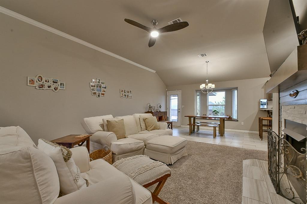 4805 Apatite Bluff Drive