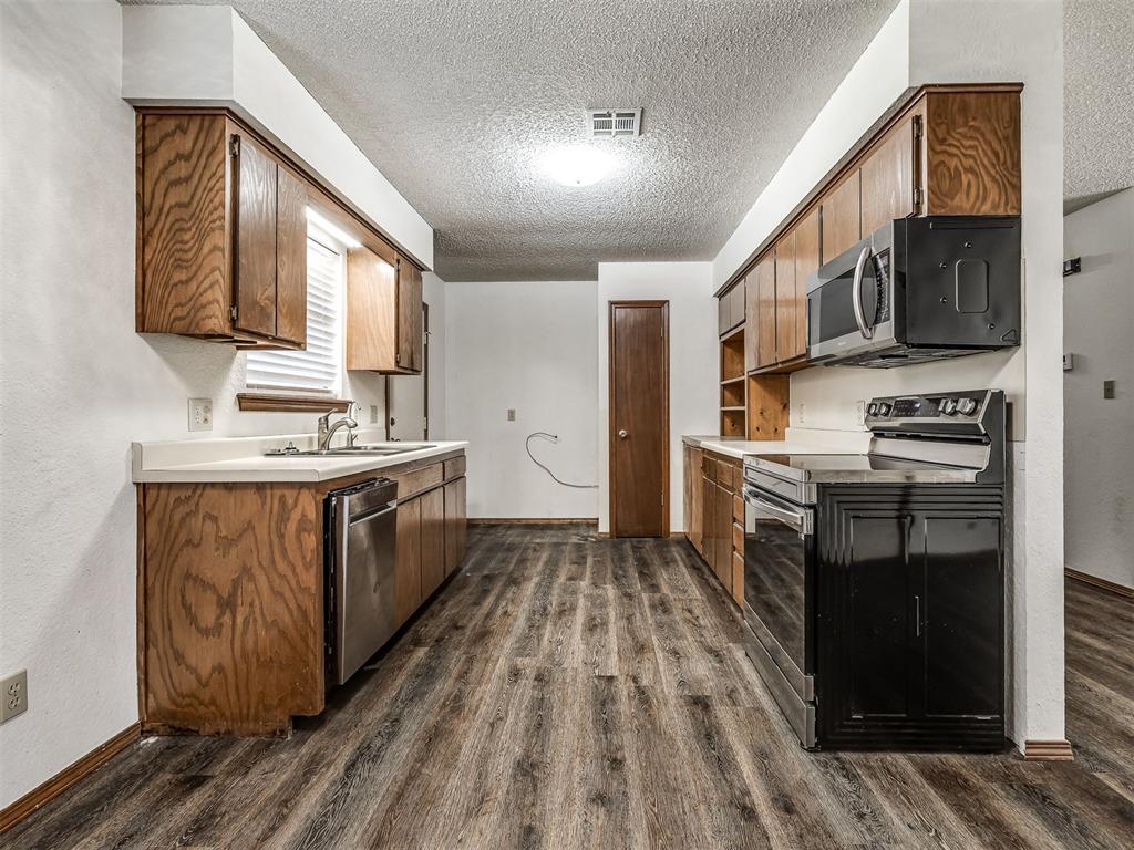 1812 Sunset Drive