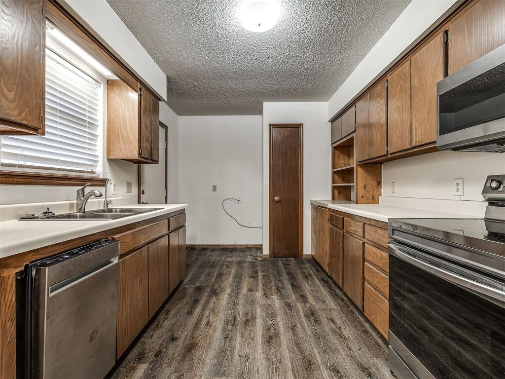 1812 Sunset Drive