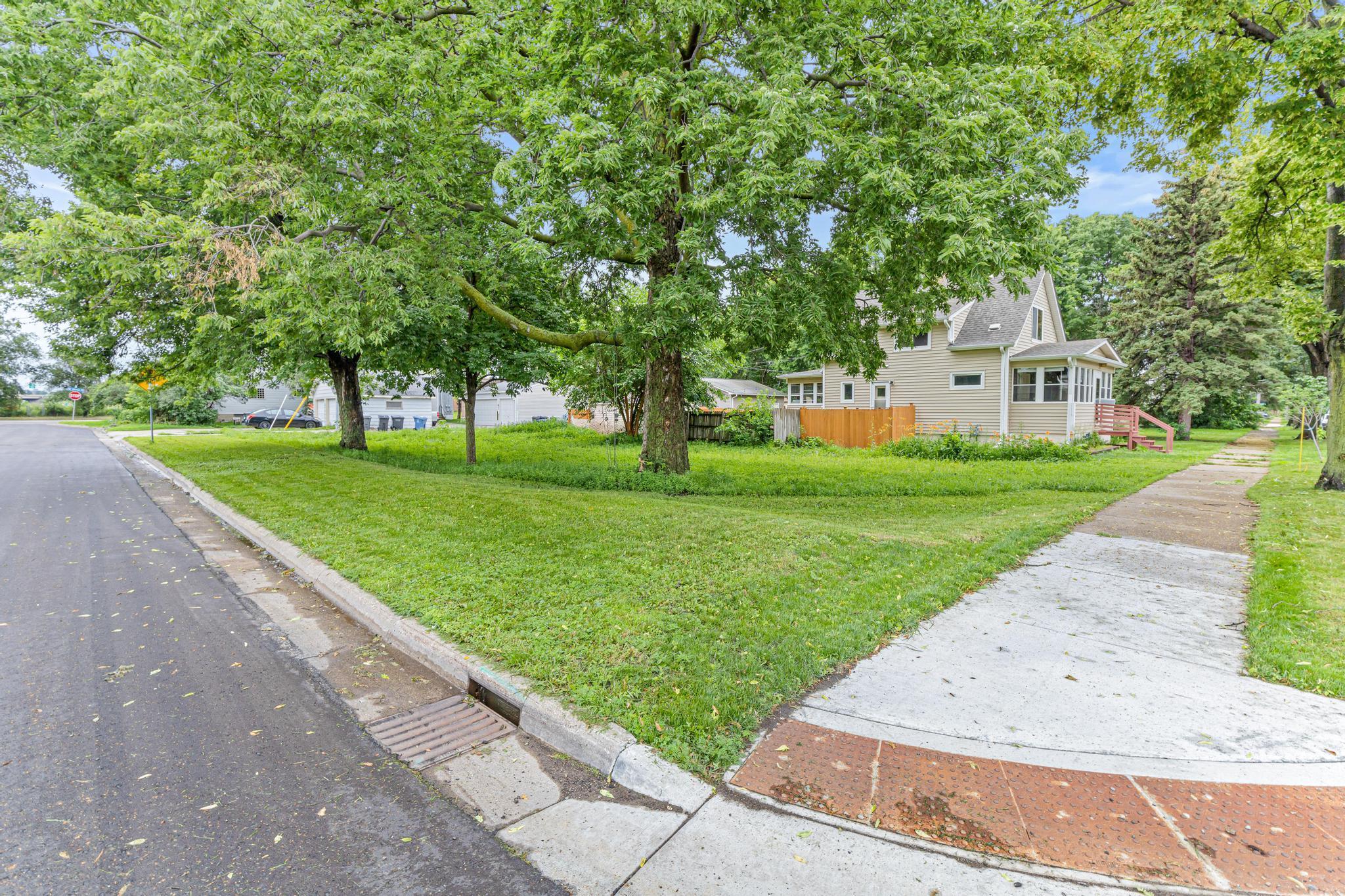 1343 Lincoln Street NE