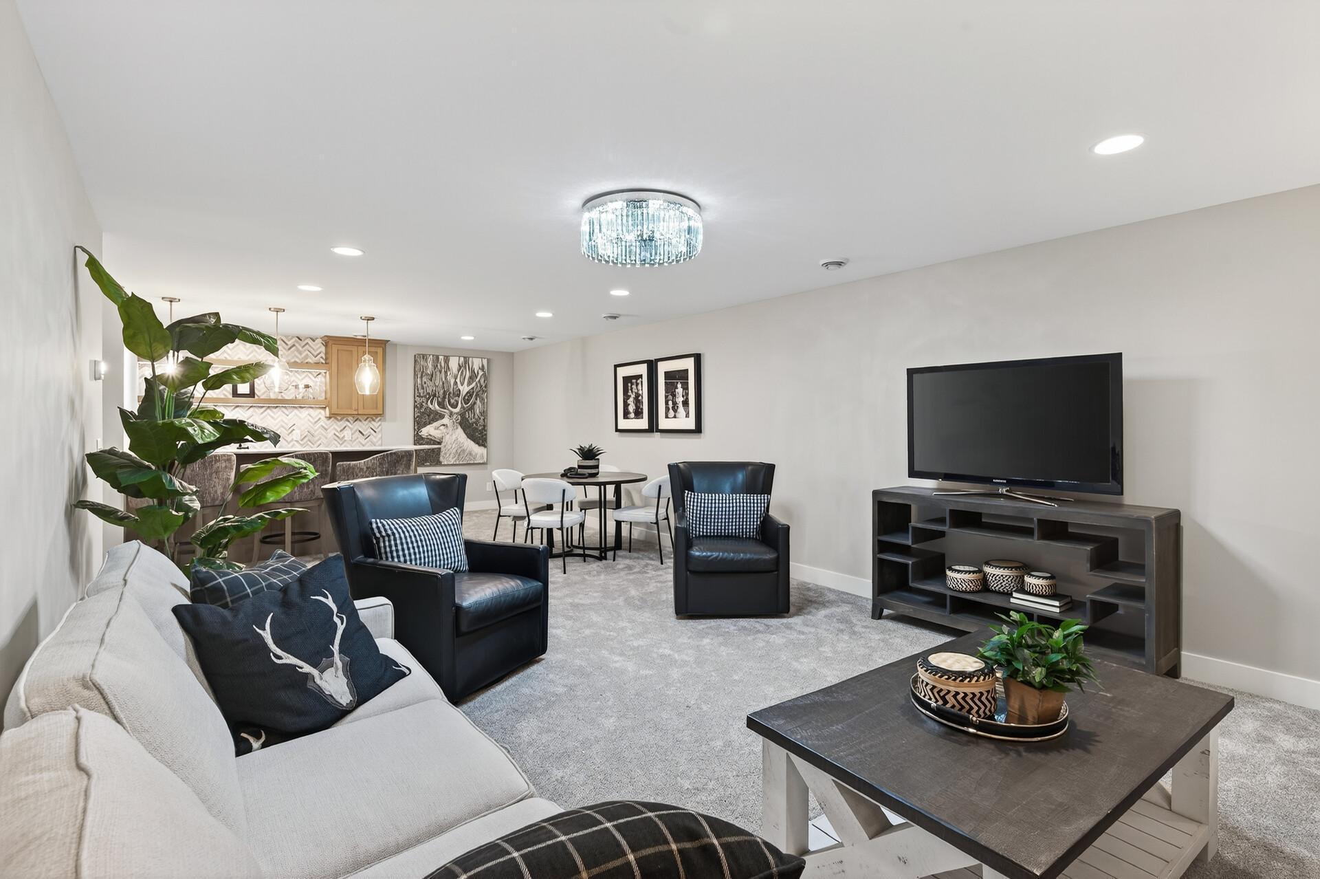 5319 Glenwood Avenue