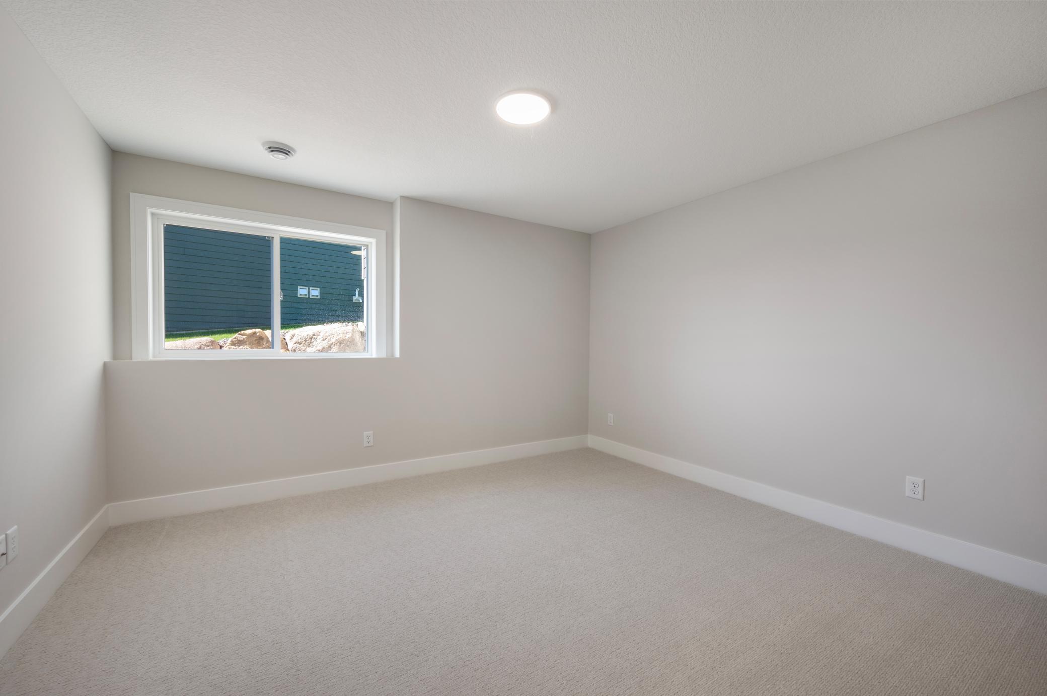 7635 Ochoa Avenue NE
