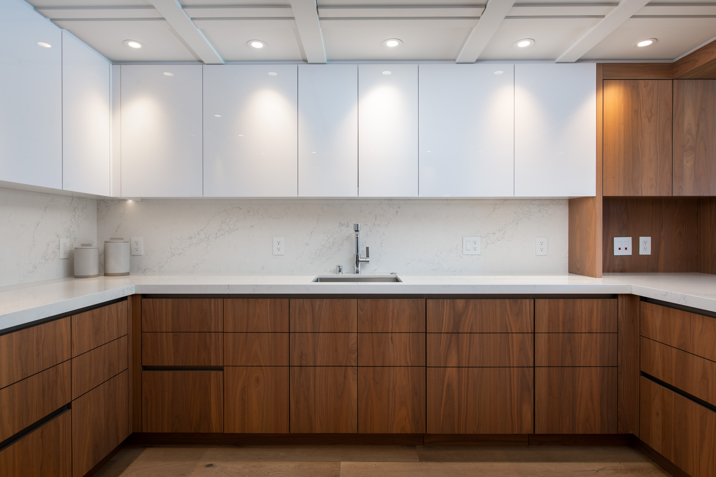 66-84 KAUNAOA DR B15