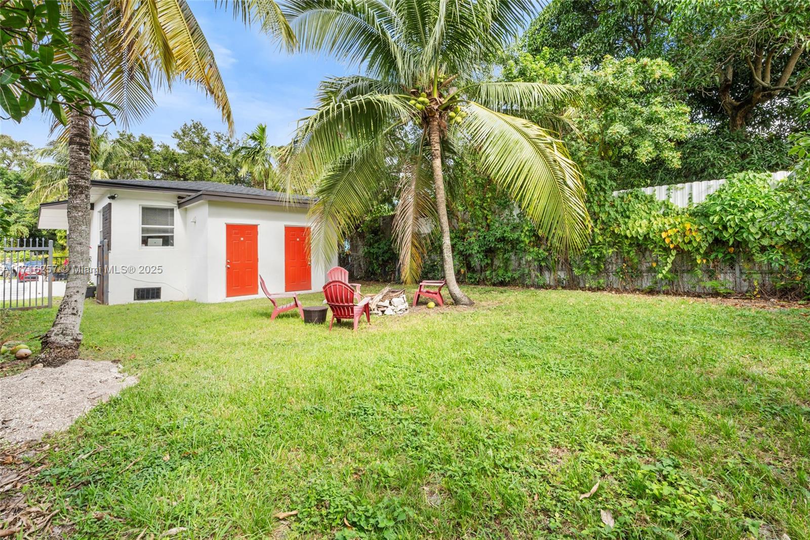80 NE 64th St