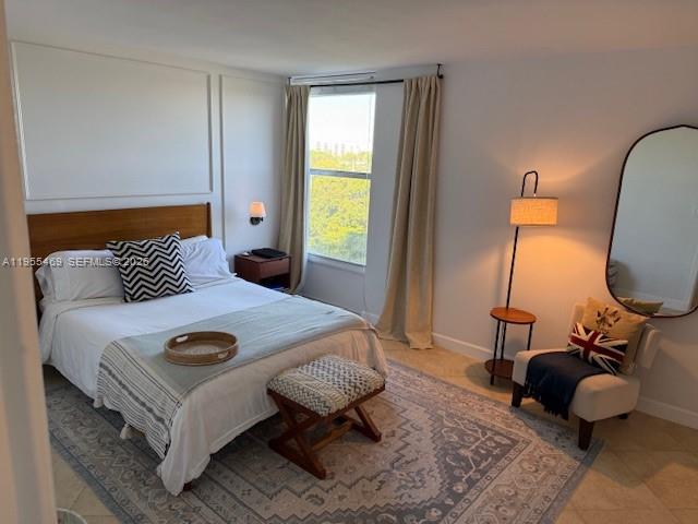 2000 NE 135th St # 703