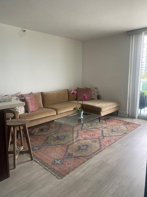 1035 West Ave # 502