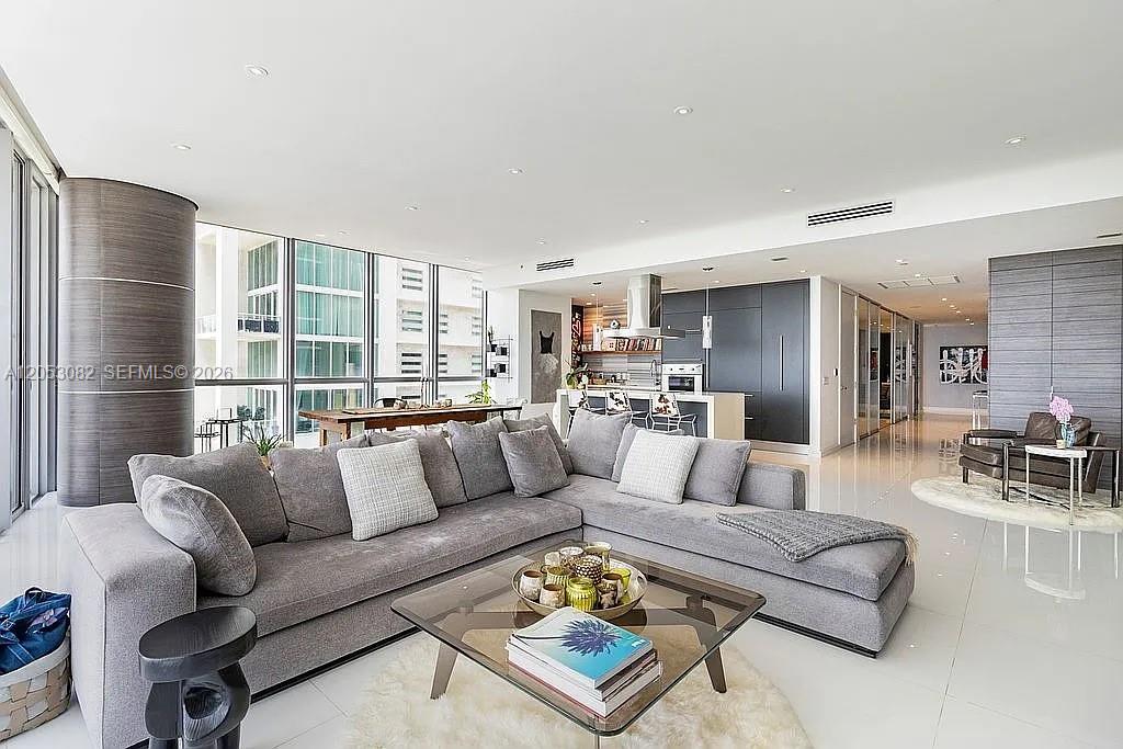 1100 Biscayne Blvd # 1501