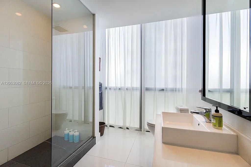 1100 Biscayne Blvd # 1501