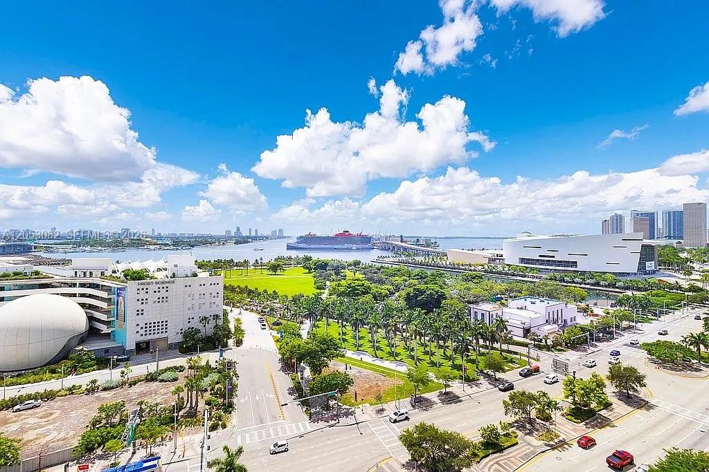 1100 Biscayne Blvd # 1501