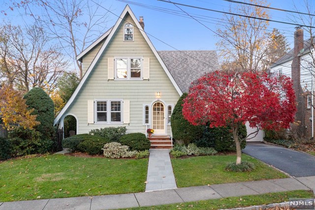 92 Sunset Avenue