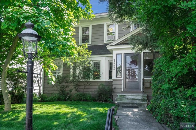 133 Woodlawn Avenue
