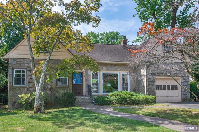 9 Brook Drive