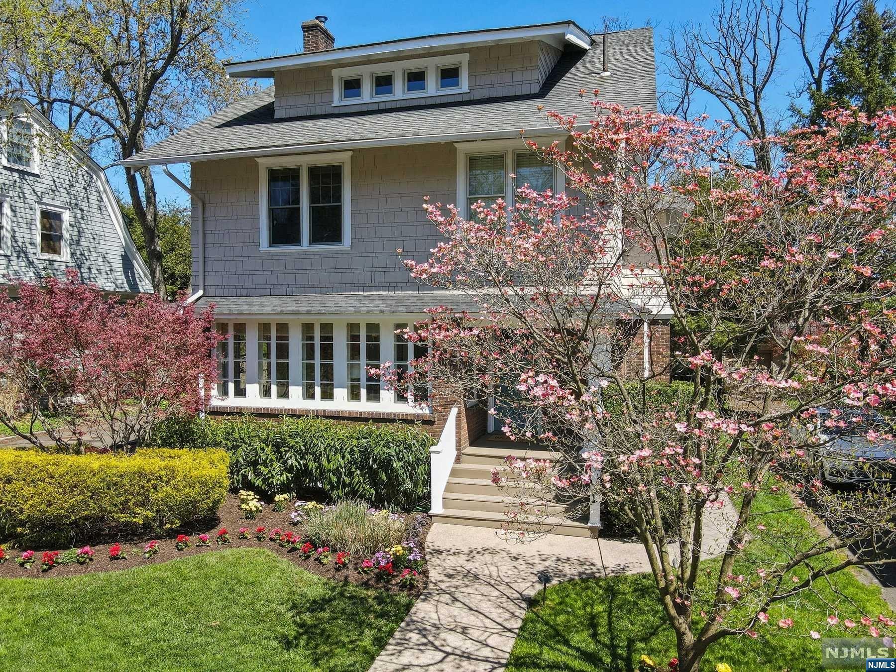 125 Gordonhurst Avenue