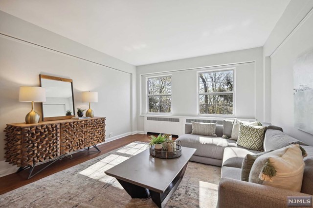 10 Crestmont Road 1H