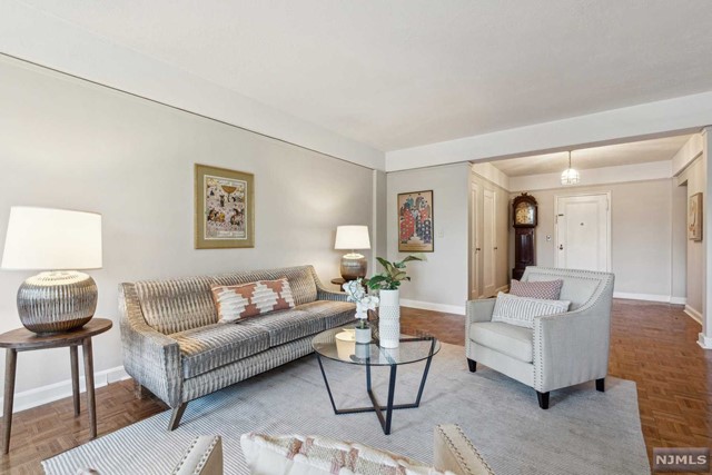 10 Crestmont Road 1C