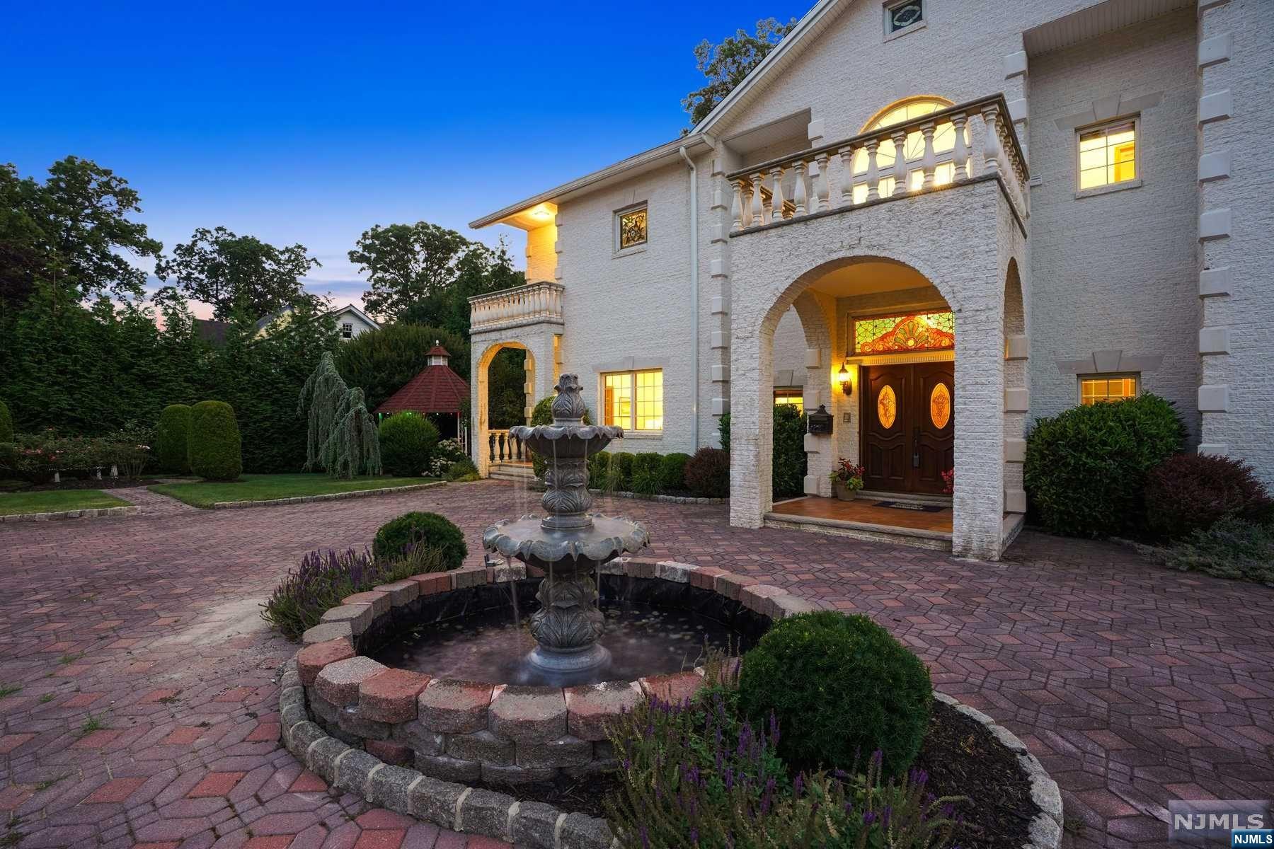 5 Franklin Place