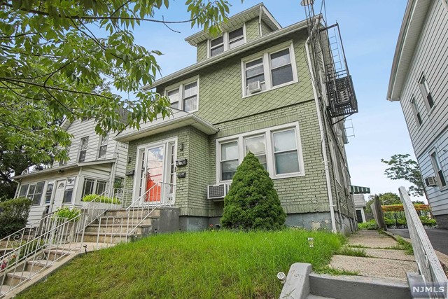 31 Elmwood Avenue