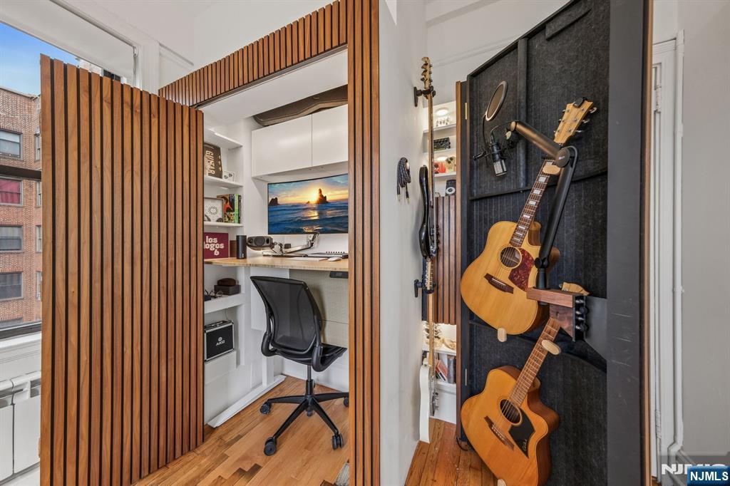 363-377 Mt Prospect Avenue 6DW