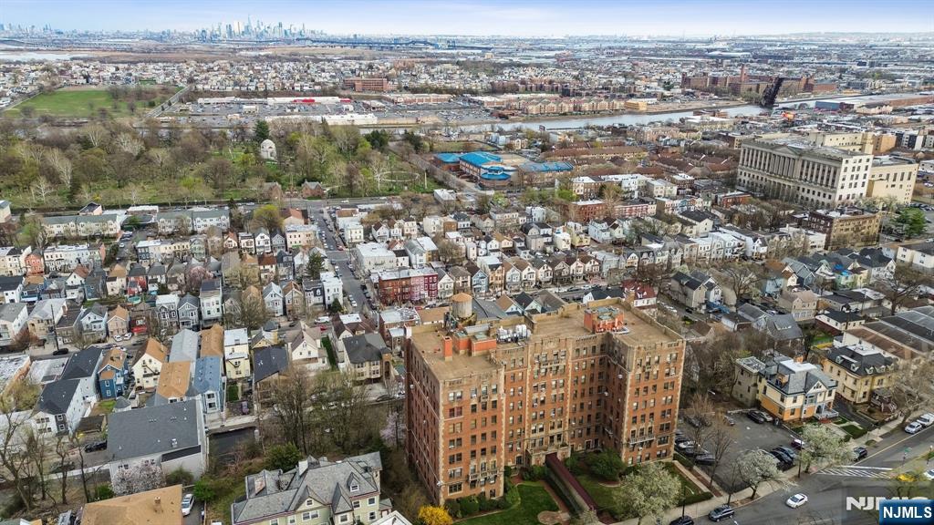 363-377 Mt Prospect Avenue 6DW