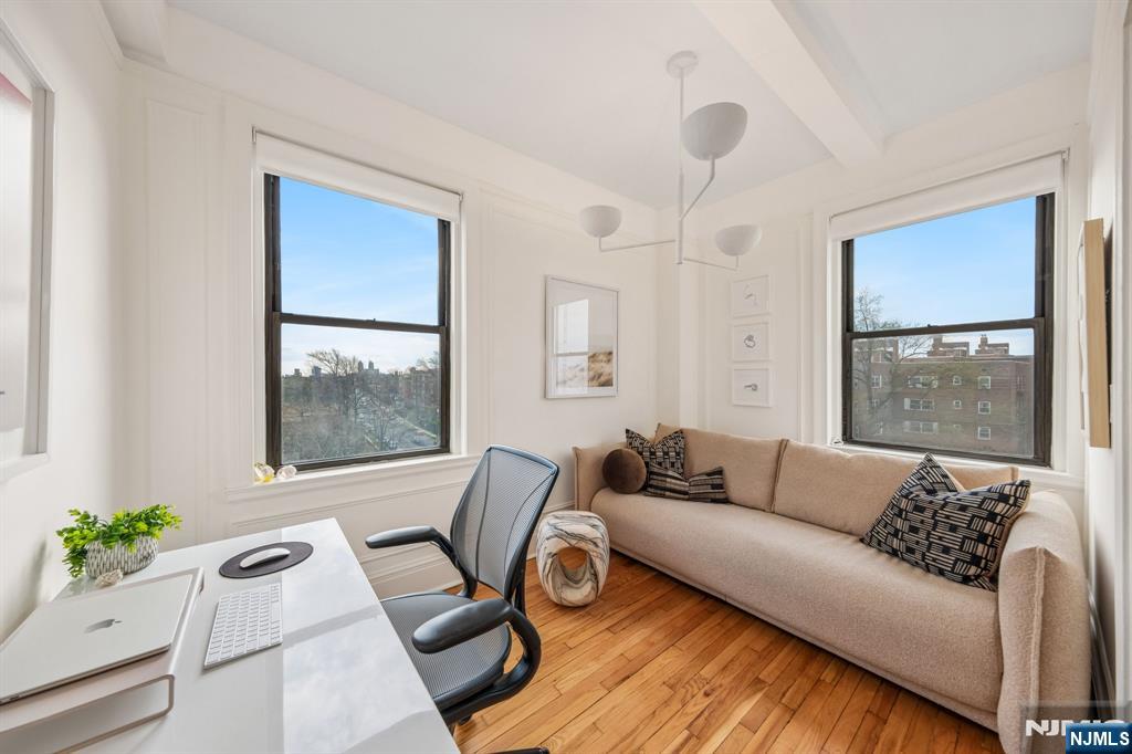 363-377 Mt Prospect Avenue 6DW