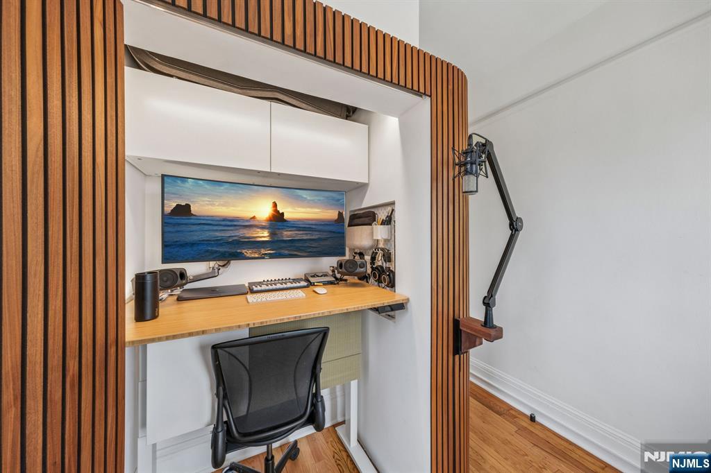 363-377 Mt Prospect Avenue 6DW