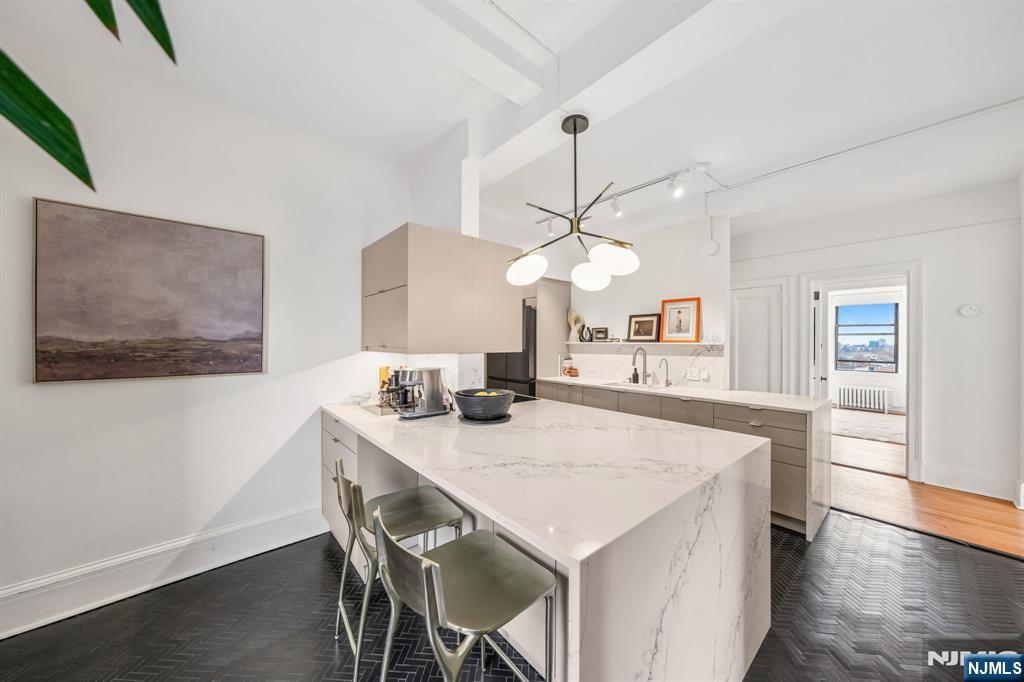 363-377 Mt Prospect Avenue 6DW