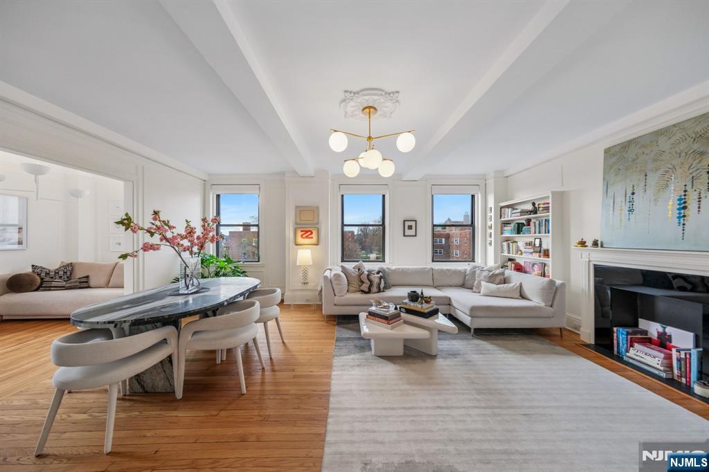 363-377 Mt Prospect Avenue 6DW