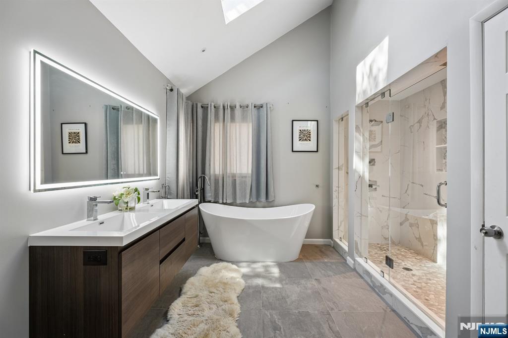 54 Upper High Crest Drive