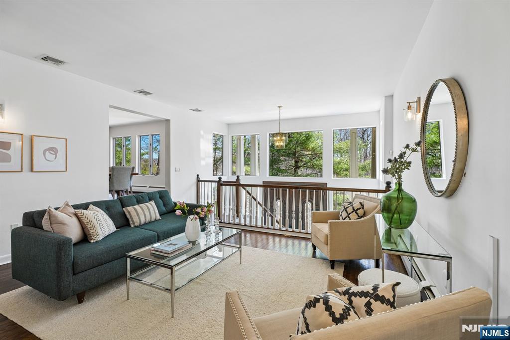 54 Upper High Crest Drive