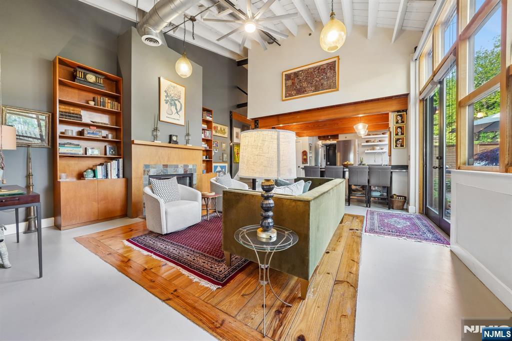 51 Greenwood Avenue 1