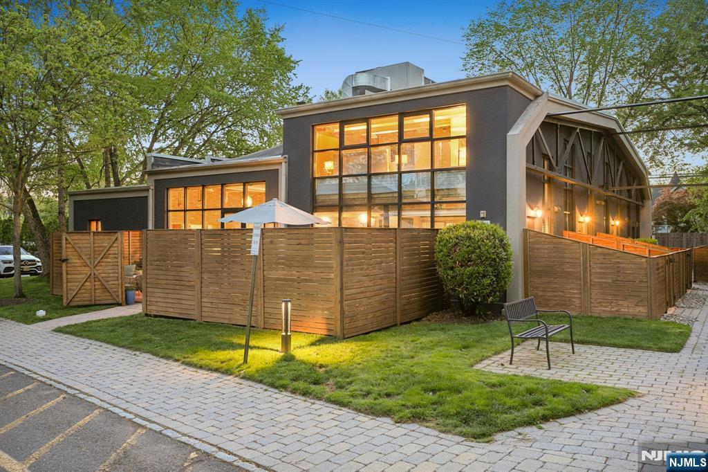 51 Greenwood Avenue 1
