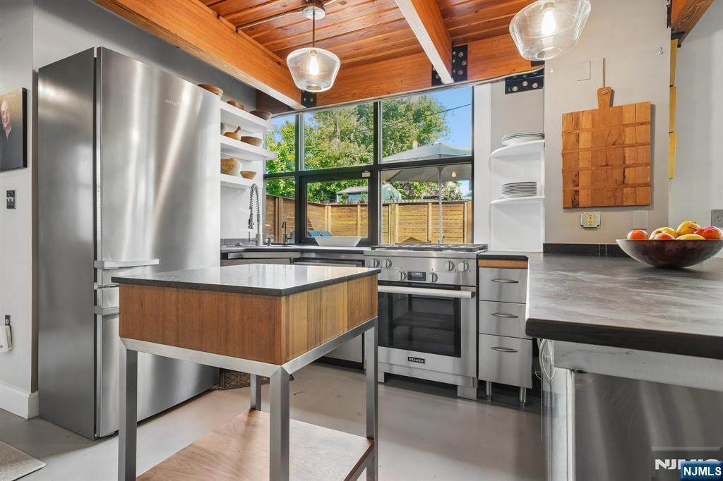 51 Greenwood Avenue 1