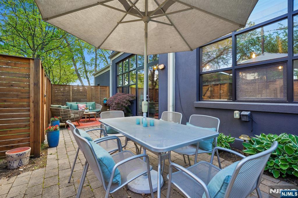51 Greenwood Avenue 1
