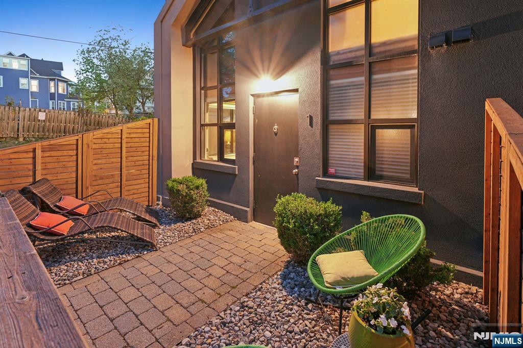 51 Greenwood Avenue 1