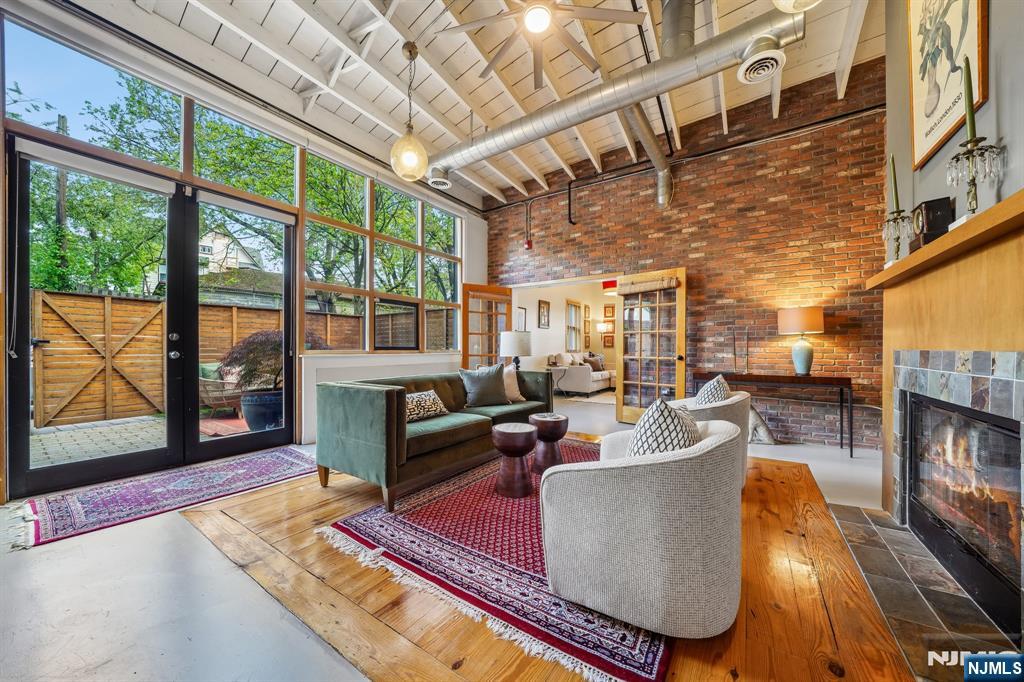 51 Greenwood Avenue 1
