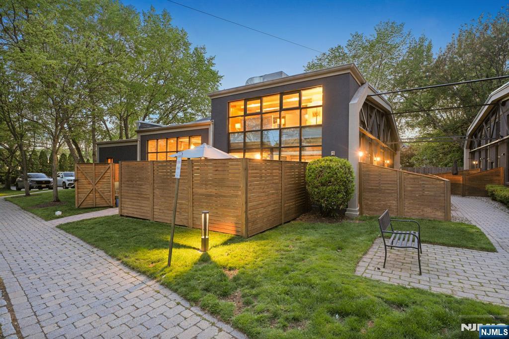 51 Greenwood Avenue 1