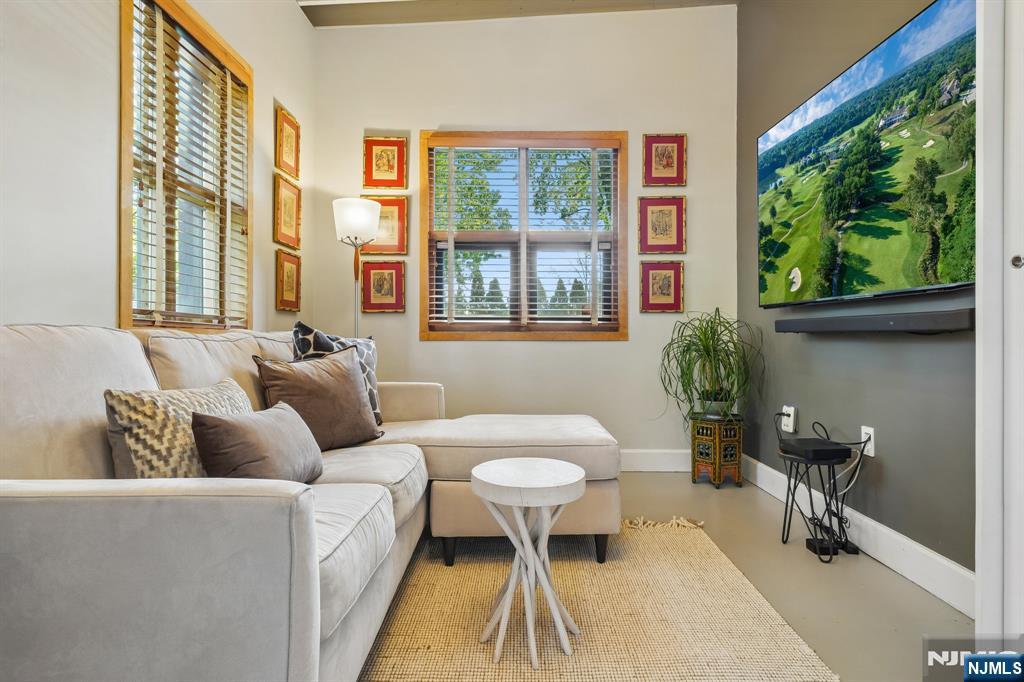 51 Greenwood Avenue 1