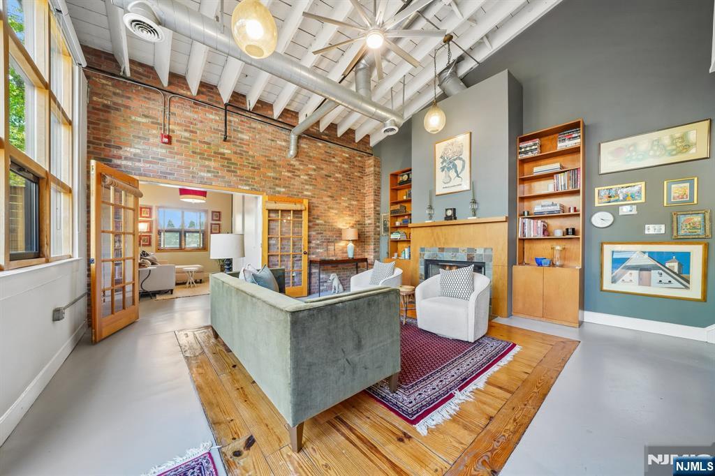 51 Greenwood Avenue 1
