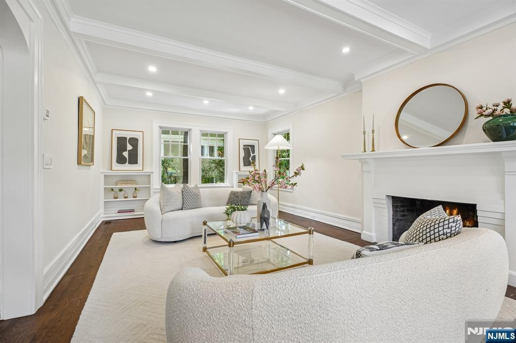 150 Gordonhurst Avenue