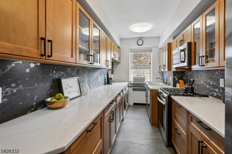 10 Crestmont Rd 5J 5J