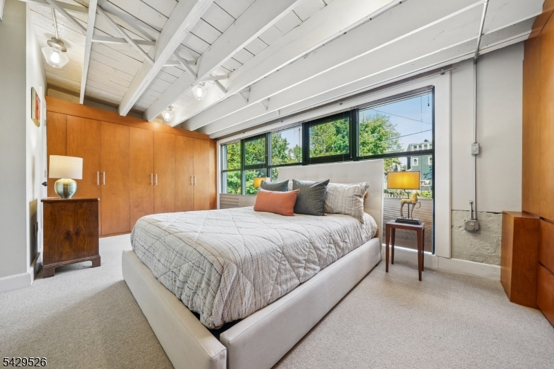 51 Greenwood Ave 1