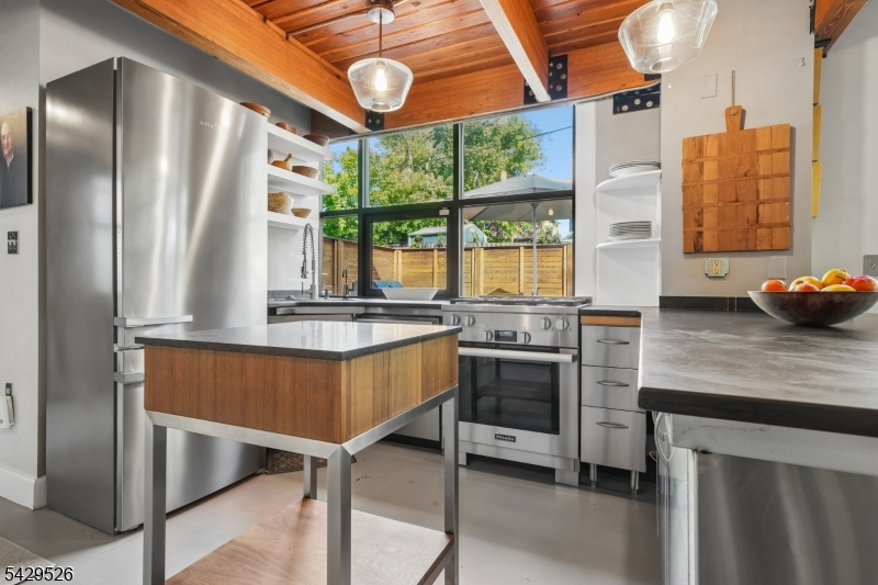 51 Greenwood Ave 1