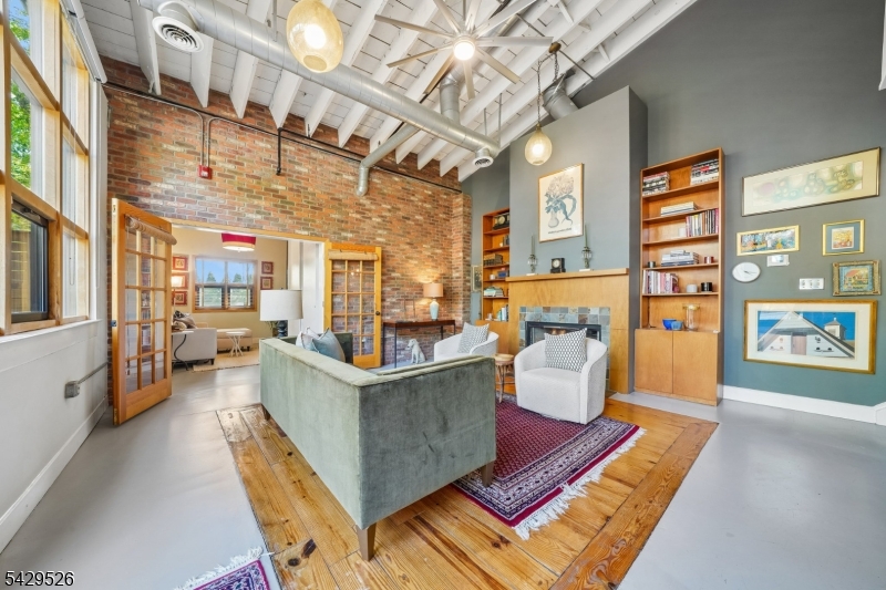 51 Greenwood Ave 1