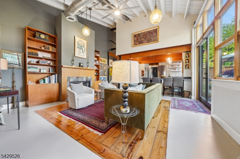 51 Greenwood Ave 1