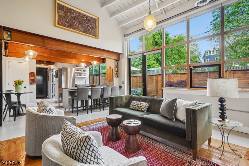 51 Greenwood Ave 1