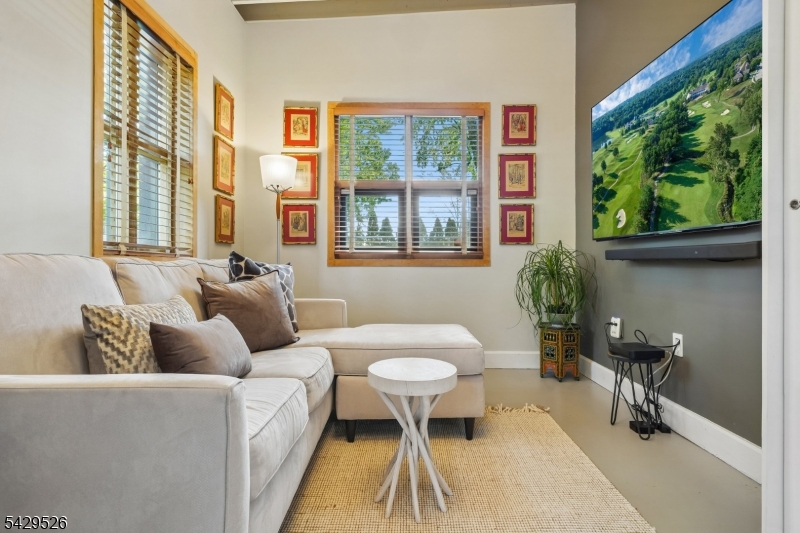 51 Greenwood Ave 1