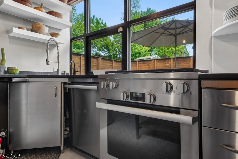 51 Greenwood Ave 1